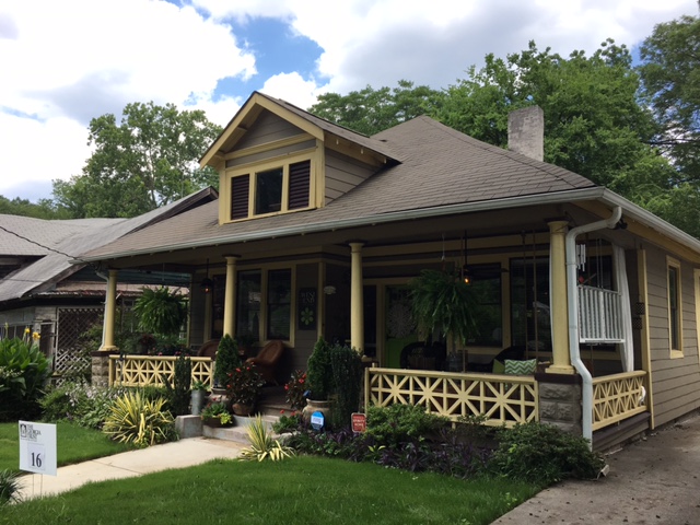 Exterior of a home on the SW Atlanta Expedition / Photo by James Reap